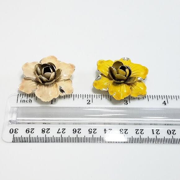 Pair of Vintage Enamel Flower Brooches – Pink & Yellow Set - Picture 7 of 10